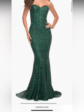 La Femme Strapless Sequin Mermaid Gown in size 0